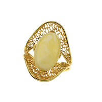 Zilveren ring met een Baltische barnsteen