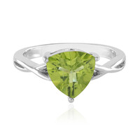 Zilveren ring met een peridoot