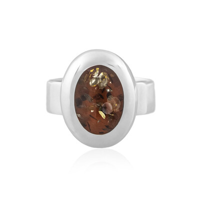 Zilveren ring met een Baltische barnsteen (dagen)