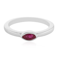 Zilveren ring met een Madagaskar Robijn