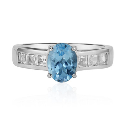Zilveren ring met een hemel-blauwe topaas