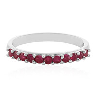 Zilveren ring met robijnen