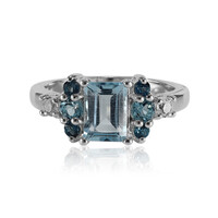 Zilveren ring met een hemel-blauwe topaas