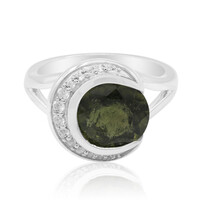 Zilveren ring met een moldaviet