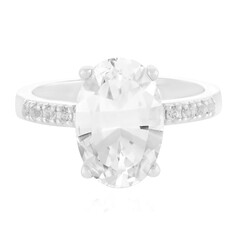 Zilveren ring met een witte topaas