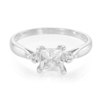 Zilveren ring met een petaliet