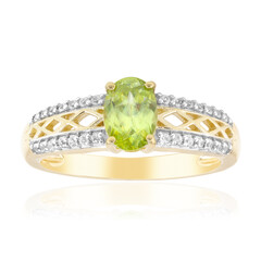 Gouden ring met een Capelinha sfeen