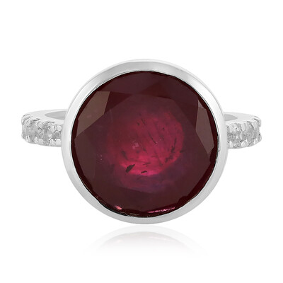 Zilveren ring met een Madagaskar Robijn