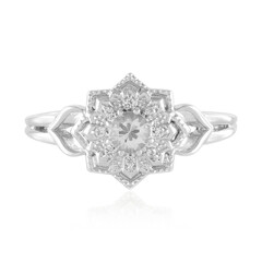 Zilveren ring met een witte saffier