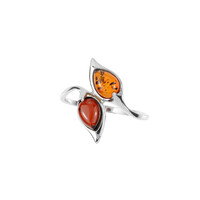 Zilveren ring met Baltische barnsteen