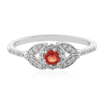 Zilveren ring met een avondrode robijn
