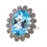 Zilveren ring met een hemel-blauwe topaas