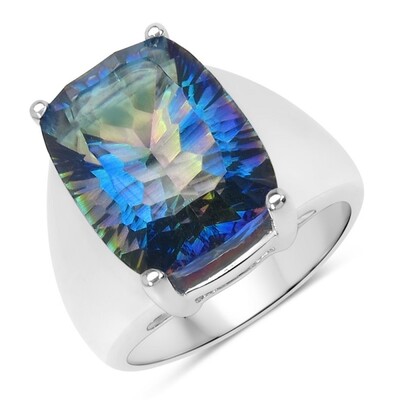 Zilveren ring met een blauwe mystieke kwarts