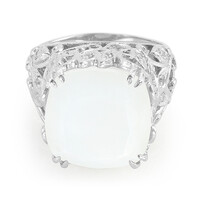 Zilveren ring met een witte maansteen
