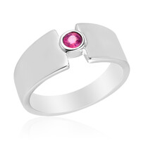 Zilveren ring met een robijn