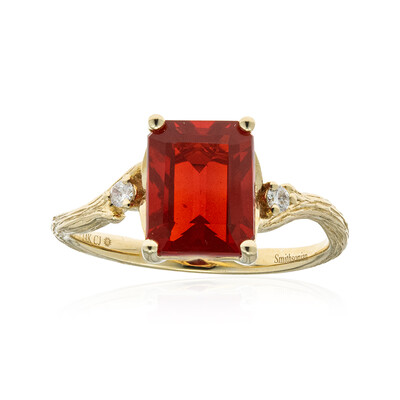 Gouden ring met een Mexicaanse vuur opaal (Smithsonian)