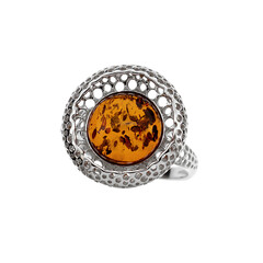 Zilveren ring met een Baltische barnsteen