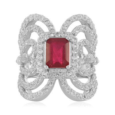 Zilveren ring met een Madagaskar Robijn