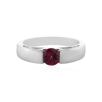 Zilveren ring met een magenta granaat