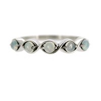 Zilveren ring met Welo-opalen