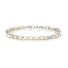 Zilveren armband met Welo-opalen