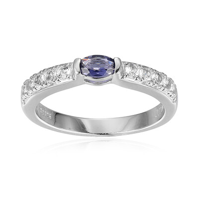 Zilveren ring met een ioliet