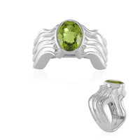 Zilveren ring met een peridoot (de Melo)