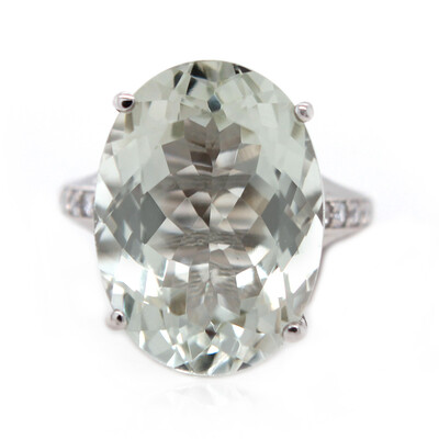 Zilveren ring met een groene amethist