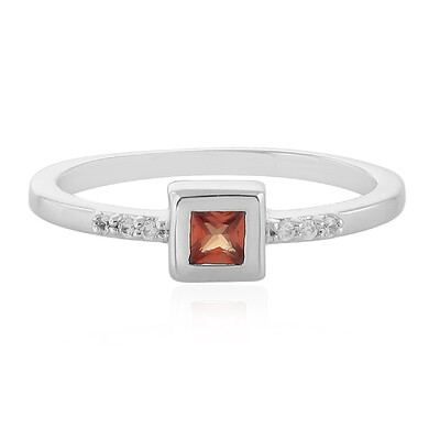 Zilveren ring met een avondrode saffier