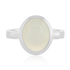 Zilveren ring met een witte maansteen