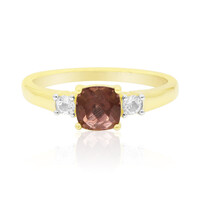 Gouden ring met een Rode apatiet