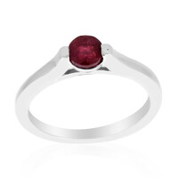 Zilveren ring met een robijn