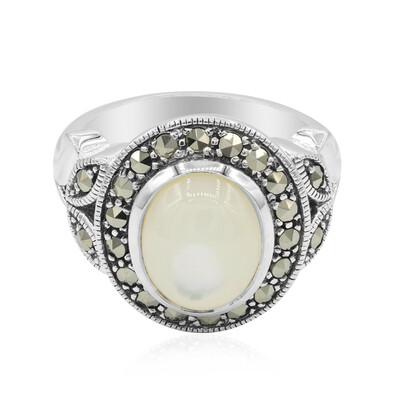 Zilveren ring met een parelmoer