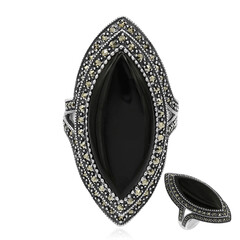 Zilveren ring met een onyx