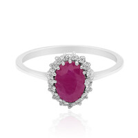Zilveren ring met een robijn