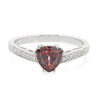 Zilveren ring met een rode zirkoon