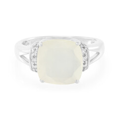 Zilveren ring met een witte maansteen