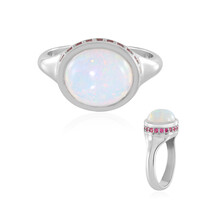 Zilveren ring met een Welo-opaal (Adela Silber)