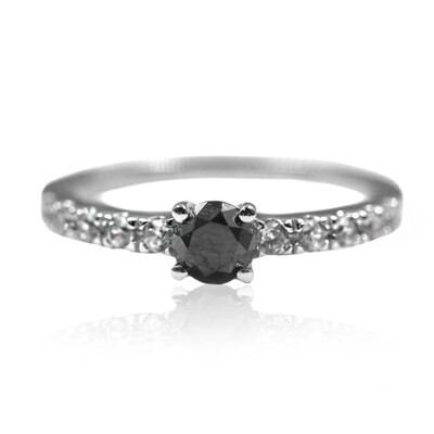 Zilveren ring met een zwarte diamant
