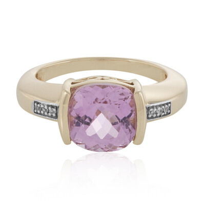 Gouden ring met een kunziet (La Revelle)