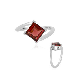 Zilveren ring met een Mozambique granaat