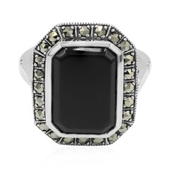 Zilveren ring met een zwarte onyx