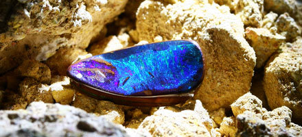 Boulder-Opaal met kleurenspel